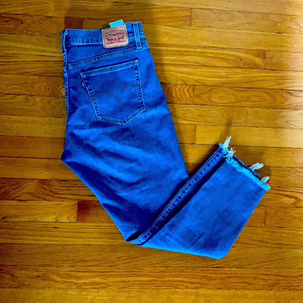 Levi Wedgie Skinny Size 31